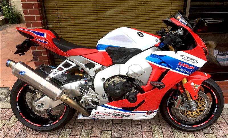 17-20 2BL-SC77 ホンダ CBR1000RR アッパーカウル・フロント