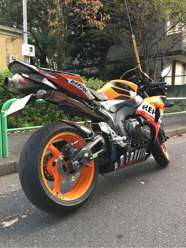RTH小杉英之さんのCBR1000RR(SC57)後期