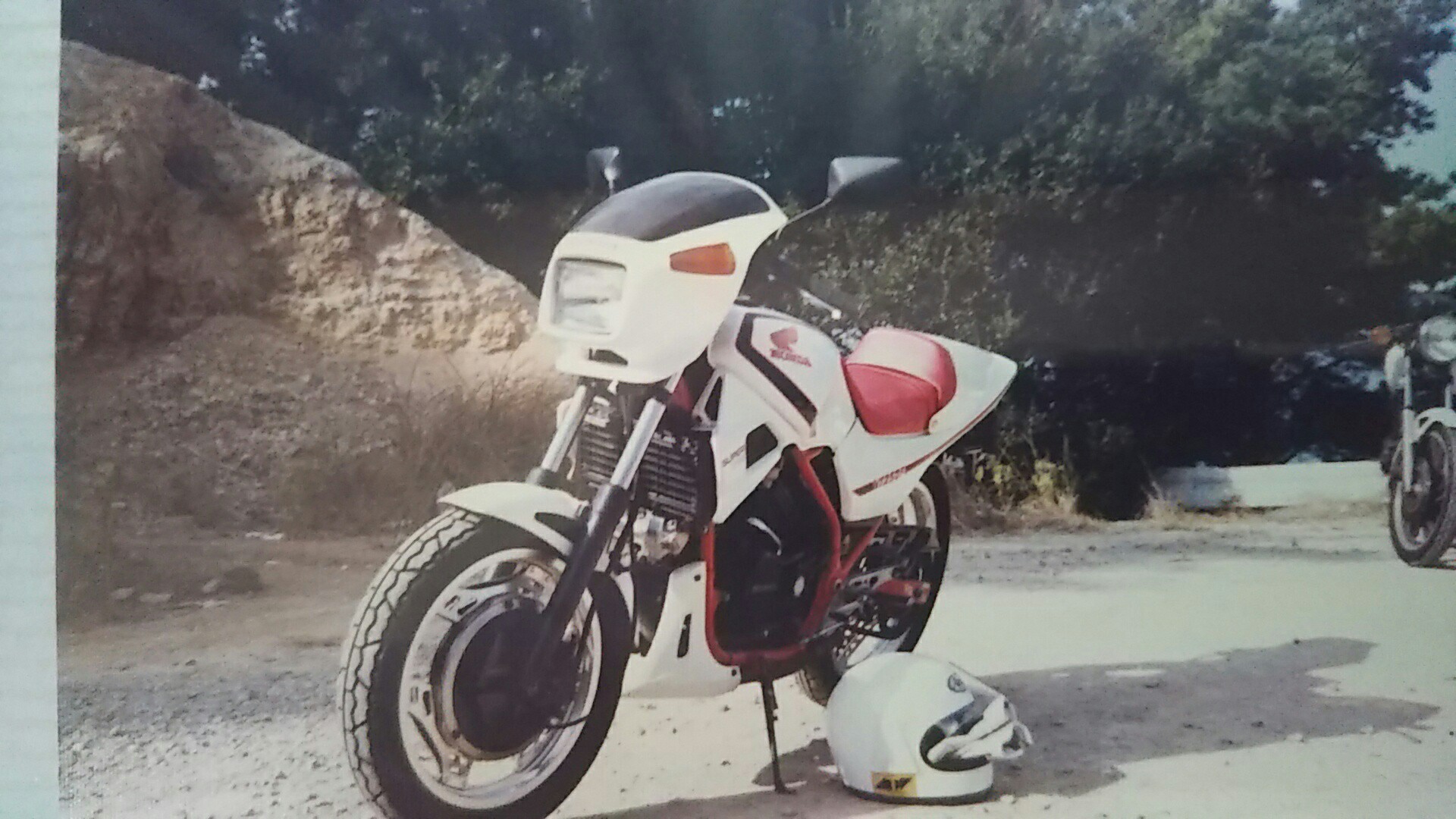 自爆王さんのVT250FC