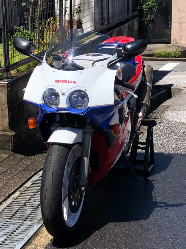ぴえーるさんさんのVFR750R