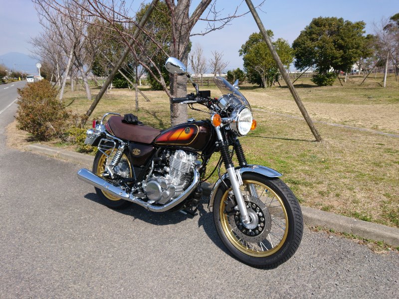 オビリンさんのSR400 40周年 記念モデル