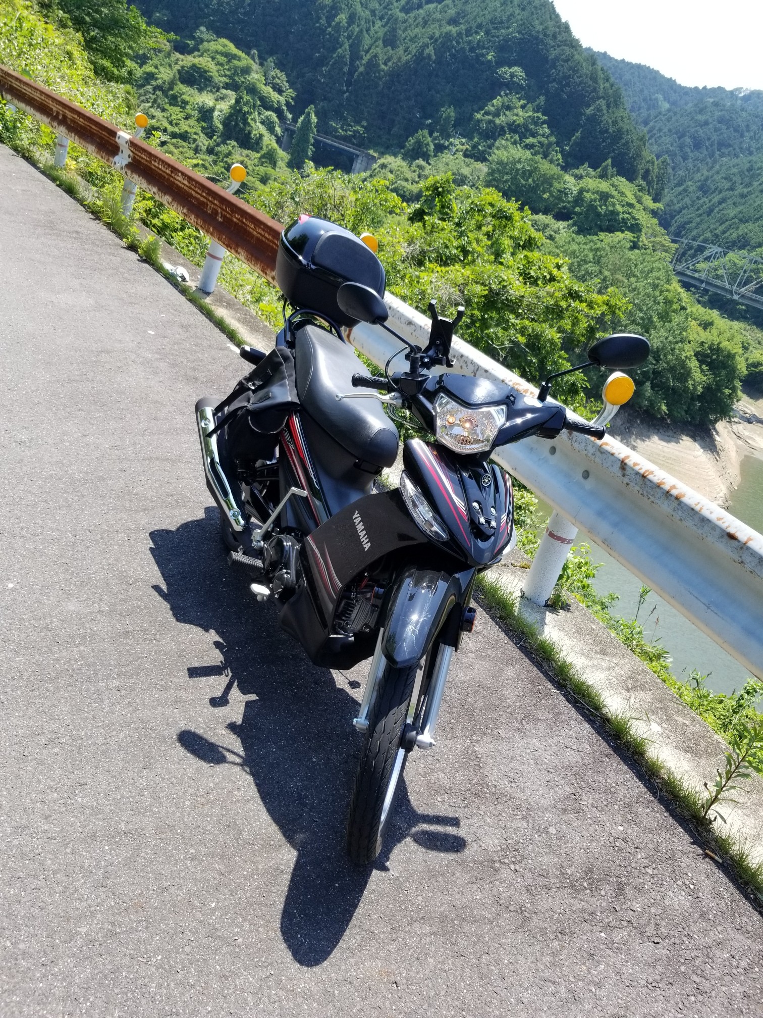 ヤマハ i8
