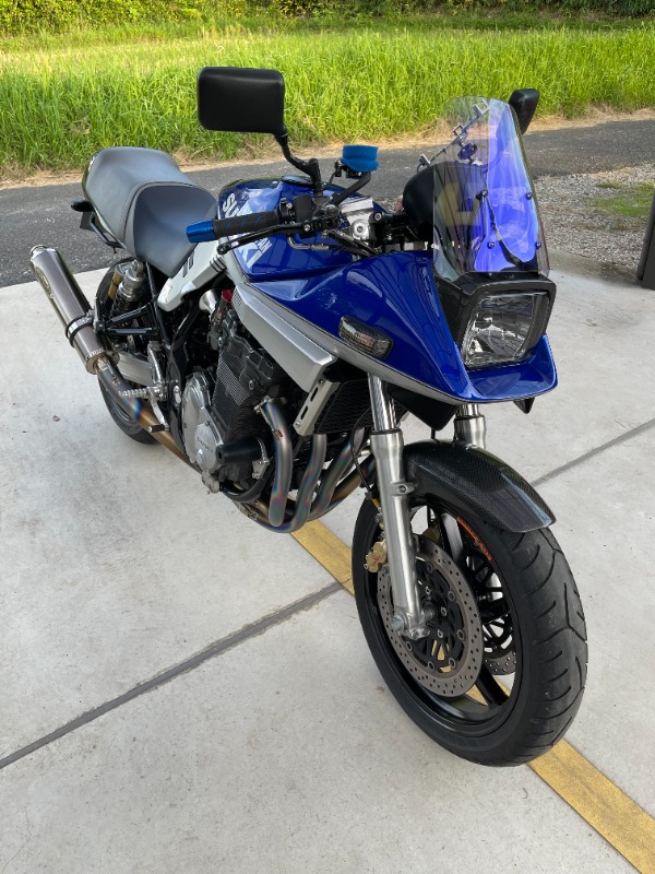 くろペガさんのGSX1200S KATANA (カタナ)