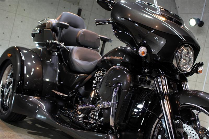 REVOLTさんのTRI GLIDE™ ULTRA