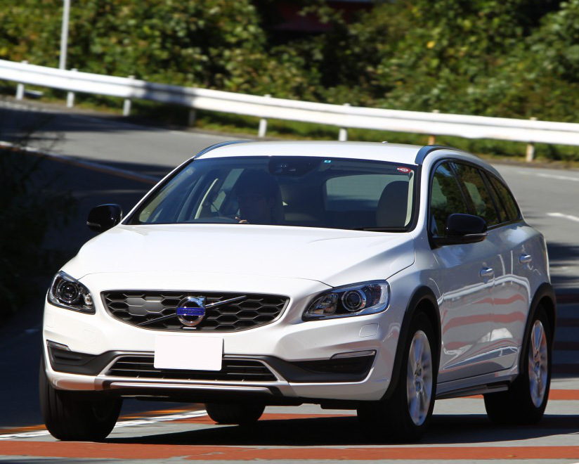 ボルボ V60クロスカントリー