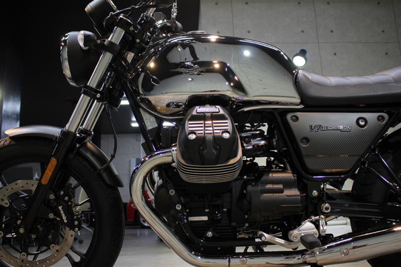 REVOLTさんのV7III カーボンシャイン