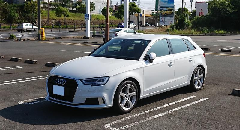 アウディ A3