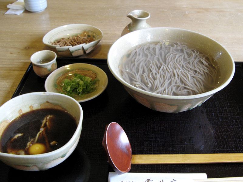 鴨釜あげそばと純米酒の熱燗＠夫