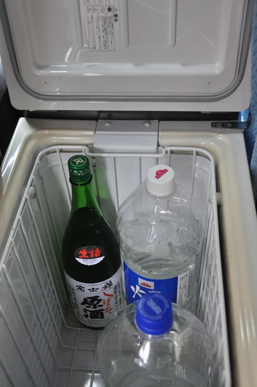 一升瓶も入ります 週末は冷蔵庫で冷やした日本酒を 2lewのブログ がんばれ日本 富士のふもとから応援 by 2lew みんカラ 一升瓶も入ります 週末は冷蔵庫で冷やした日本酒を 2lewのブログ がんばれ日本 富士のふもとから応援 by 2lew みんカラ