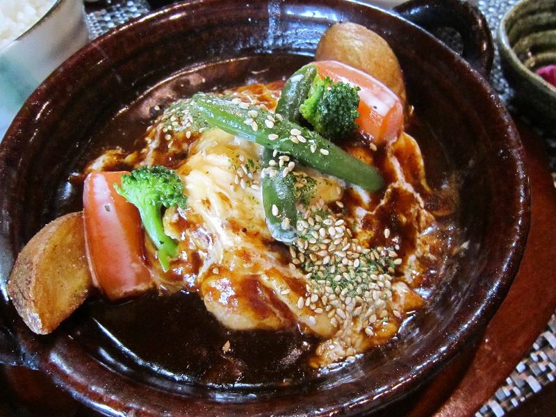 とろたま煮込みハンバーグ