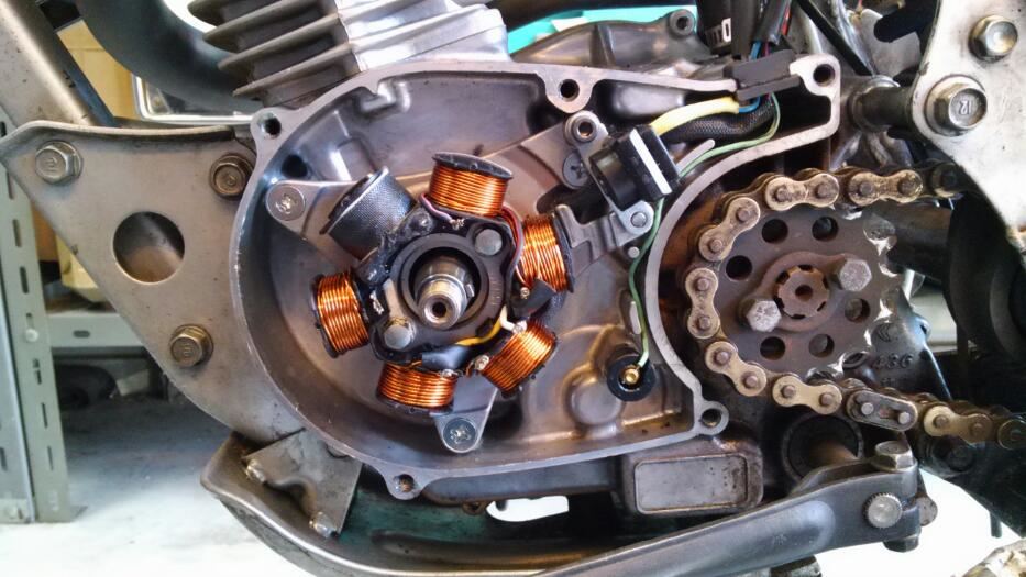 XR100モタードのジェネレーター強化・No．1｜コスマの