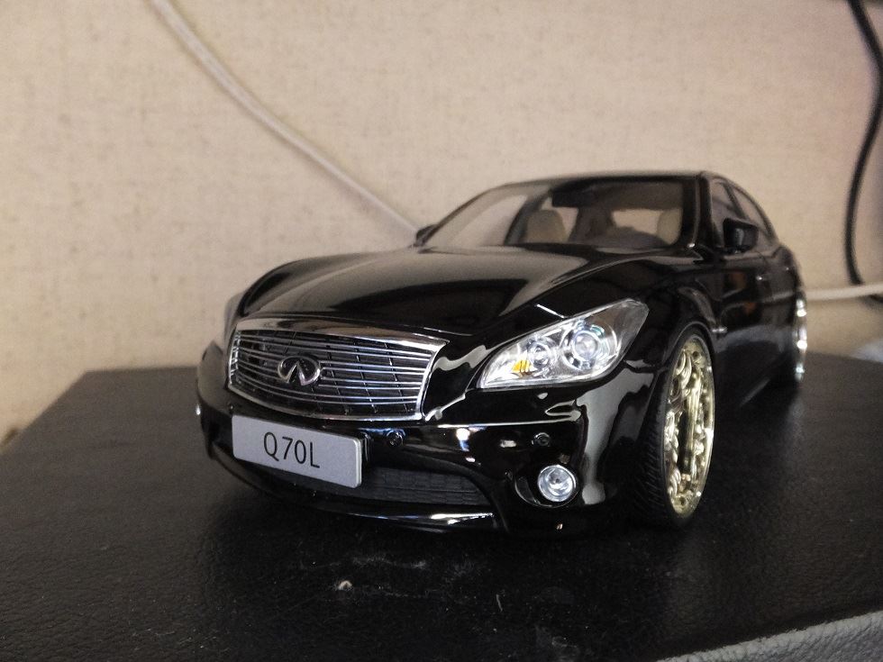 Infiniti 特注 1/18 インフィニティ Q70L (ブラック) 2014 |ブラアス