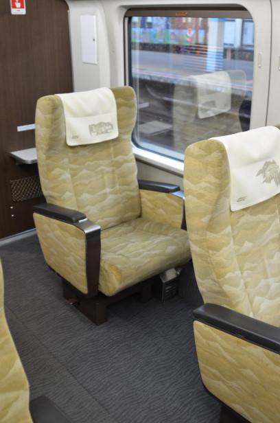 youtubeより。富士重工製鉄道車両。智頭急行HOT7000系気動車。特急「スーパーはくと」