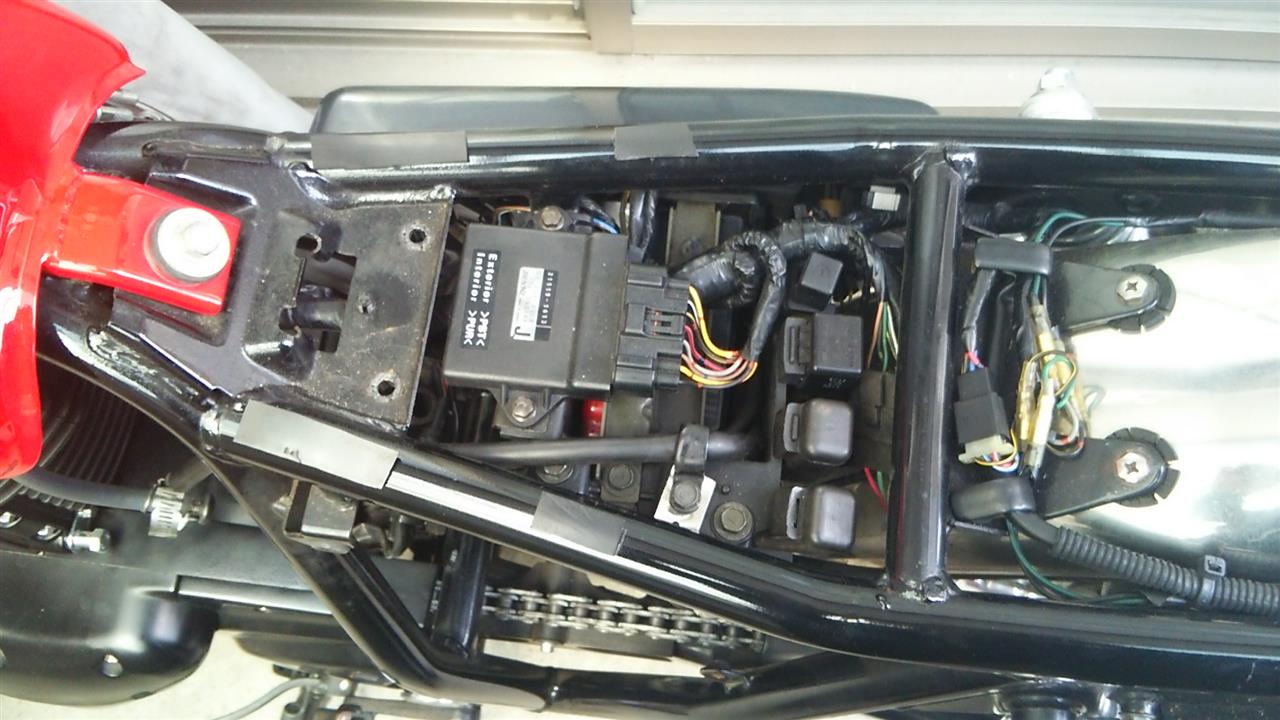 250TR BJ250F-027xxx の エアクリーナーボックス *1630460989