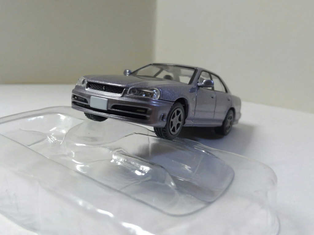 トミカリミテッドヴィンテージネオ 日産 スカイライン 25GT