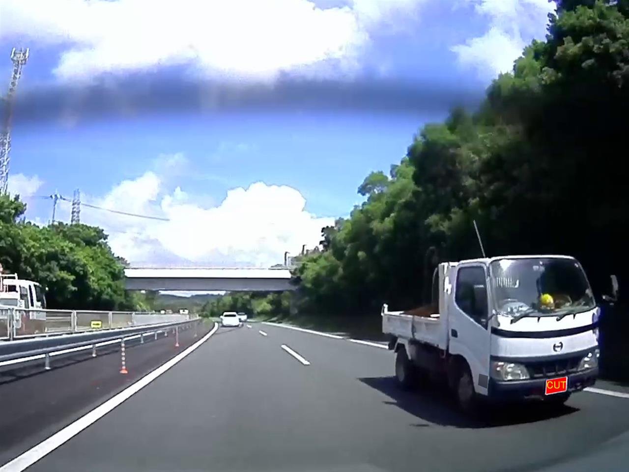 高速道路で飛来物にぶつかりました タヌ尾のブログ なごみのガレージ みんカラ
