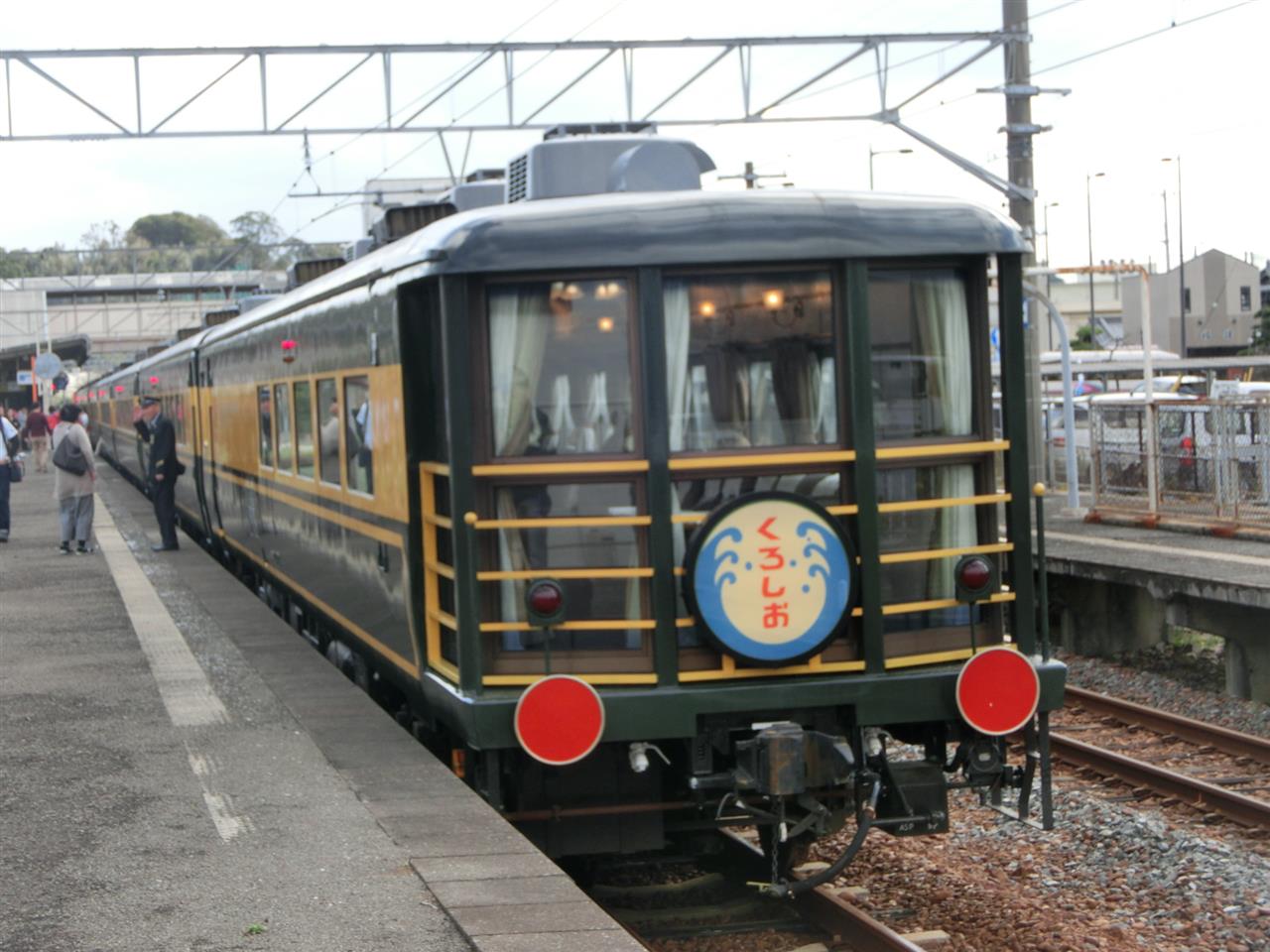 豪華客車】サロンカーはやたま号乗車記（前編）｜やさいジュース