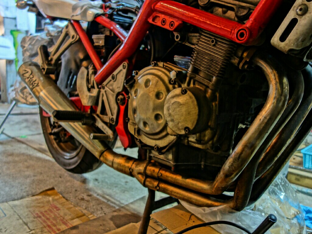 alt