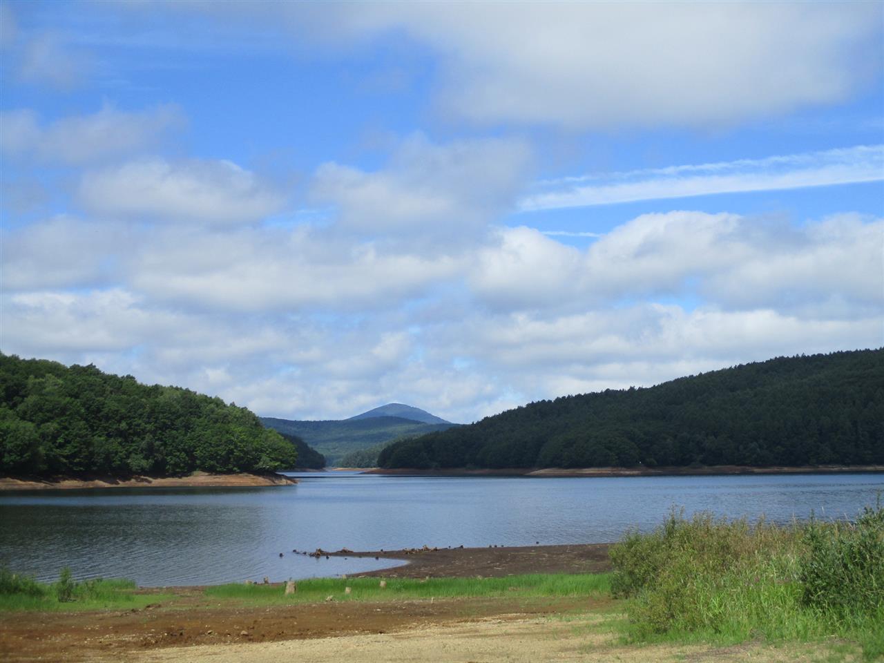 湖 天気 岩洞