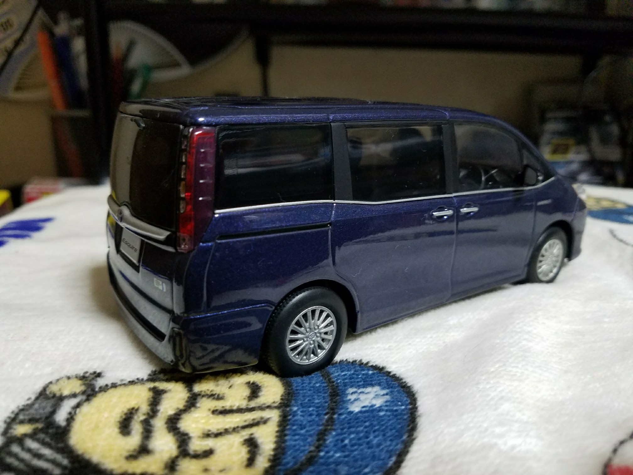 ミニカーレビュー ~エスクァイア カラーサンプル&日立建機