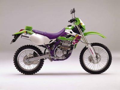 KLX250&Dトラッカーの純正サイドカバー｜じゃいアントのブログ