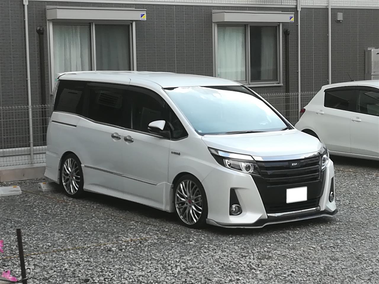 送料無料 ノア 80 後期 ハイブリッド LED ヘッドライト 右 Si W