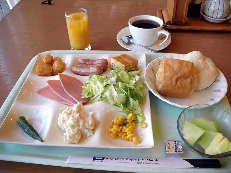 朝食バイキングは好みの洋食です