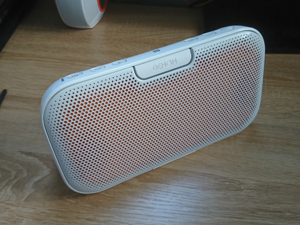 ついに購入 デノン の Bluetooth スピーカー Dsb 0 の分解 修理 ぴろかっちゃんのブログ かっちゃんのページ みんカラ