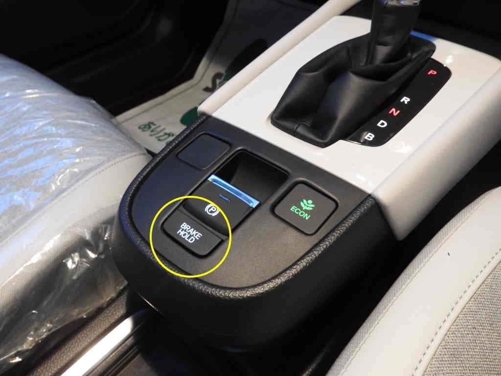 ブレーキホールドが便利 ホンダ フィットハイブリッドのクルマレビュー けんたん けんたんfd3s みんカラ