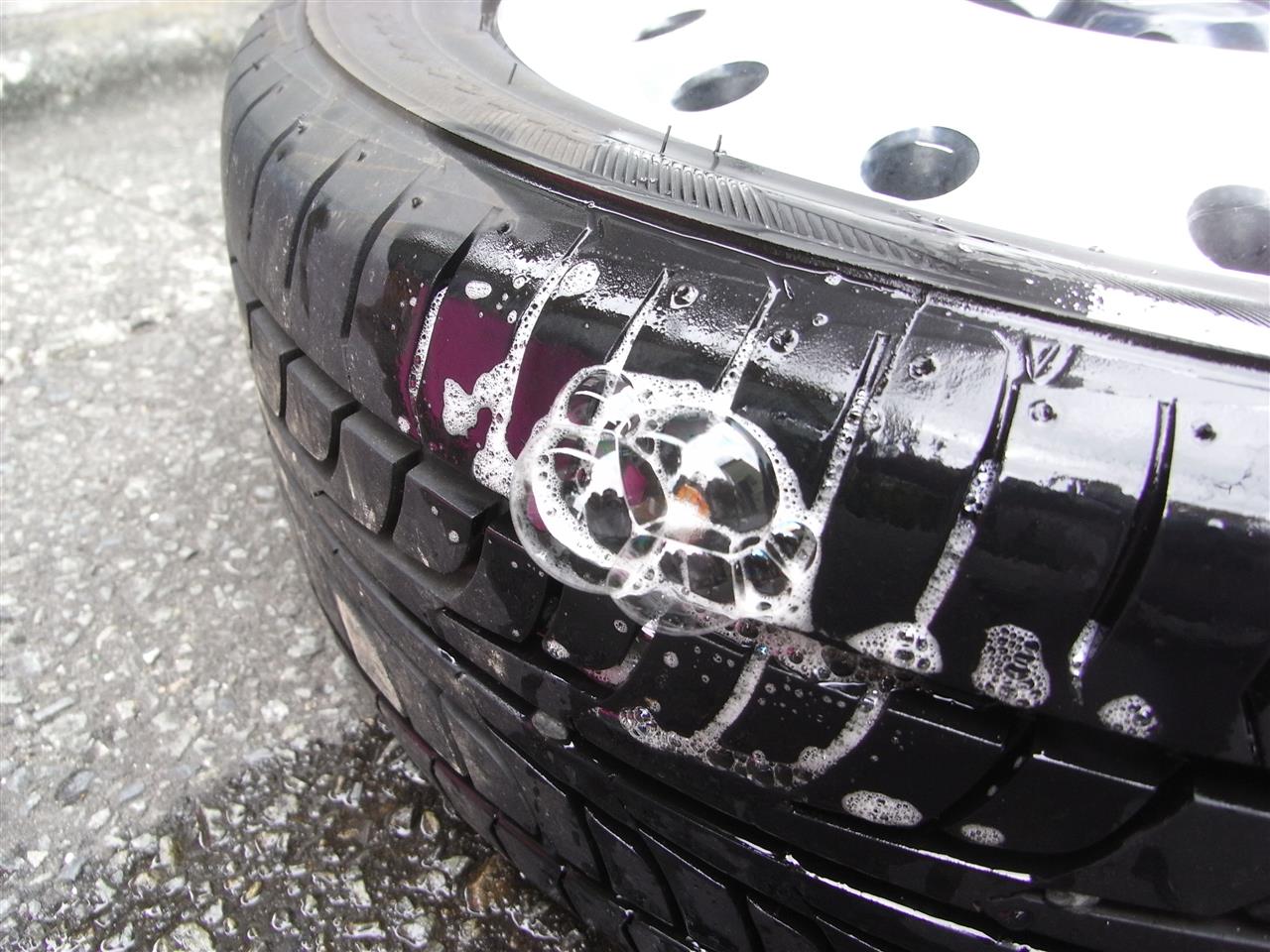 ダイハツネイキッド純正アルミホイールを入手しました さの んのブログ 緑 の車とバイク に囲まれた生活を送ってます E みんカラ ダイハツネイキッド純正アルミホイールを入手しました さの んのブログ 緑 の車とバイク に囲まれた生活を送ってます E みんカラ