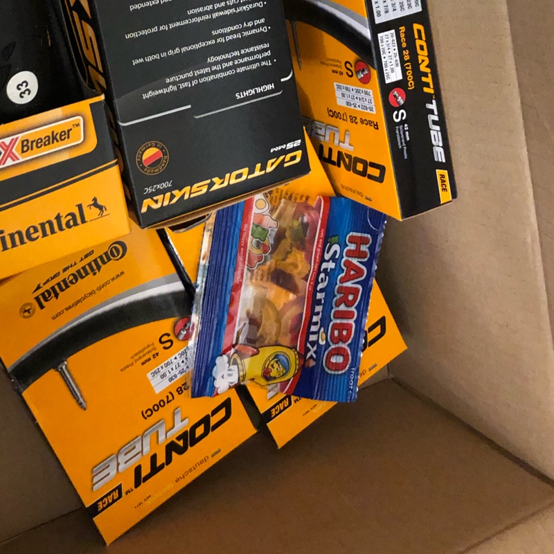 新コロにビビリつつ英国から届いたタイヤ コンチネンタル ゲータースキン へ履き替えた話 Onimasaのブログ Onimasa Blog みんカラ 新コロにビビリつつ英国から届いたタイヤ コンチネンタル ゲータースキン へ履き替えた話 Onimasaのブログ Onimasa Blog みんカラ