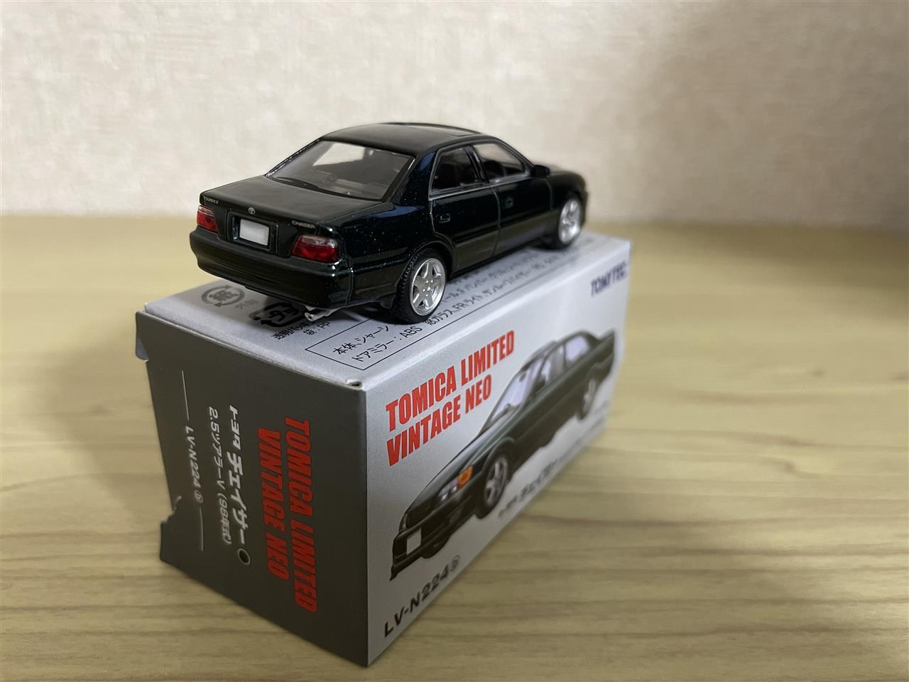 トミカリミテッドヴィンテージネオ】トヨタ チェイサー 2.5