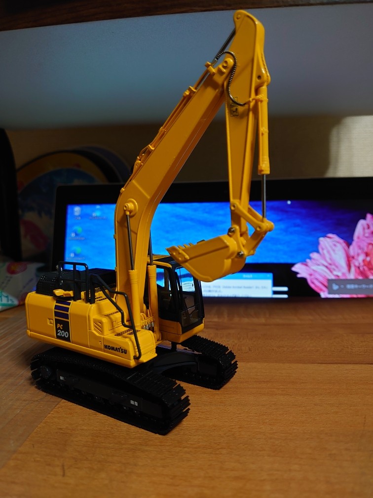 ミニカーレビュー ~レプリカーズ製 コマツPC200-11編~|よもぎむしの
