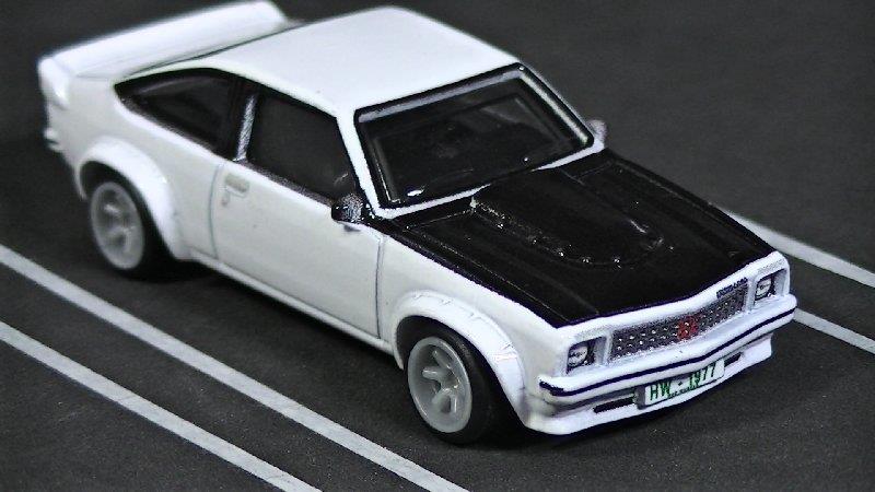 HotWheels：'77 HOLDEN TORANA A9X ('23/08 BOULEVARD)｜やまっ