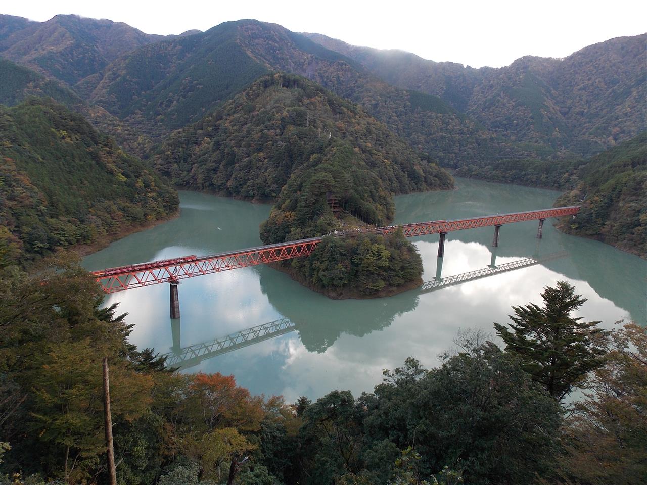 奥大井湖ジオラマ （カヤックで水没トンネルへ: 下総鉄道工事中