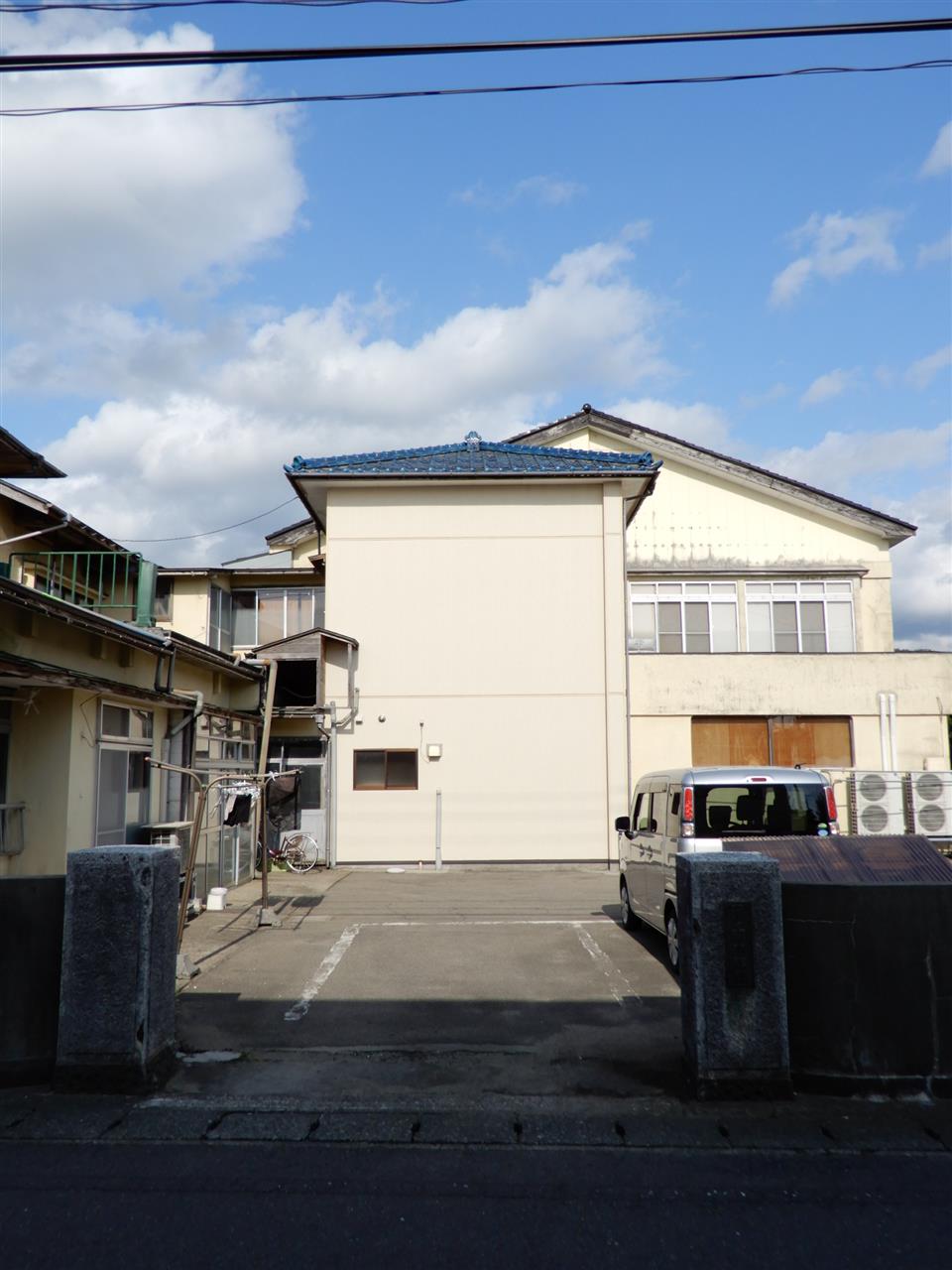 alt
